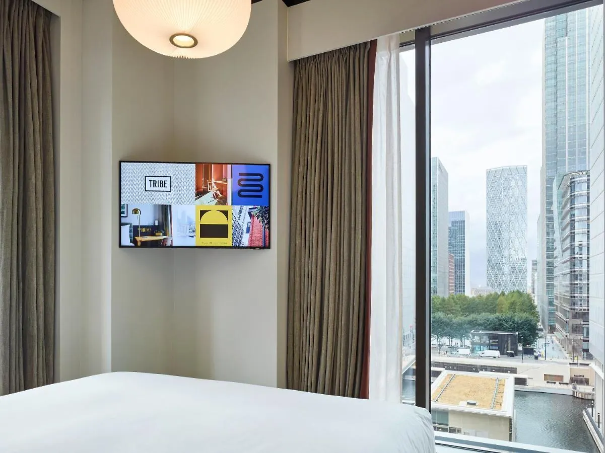 Tribe London Canary Wharf 4*,