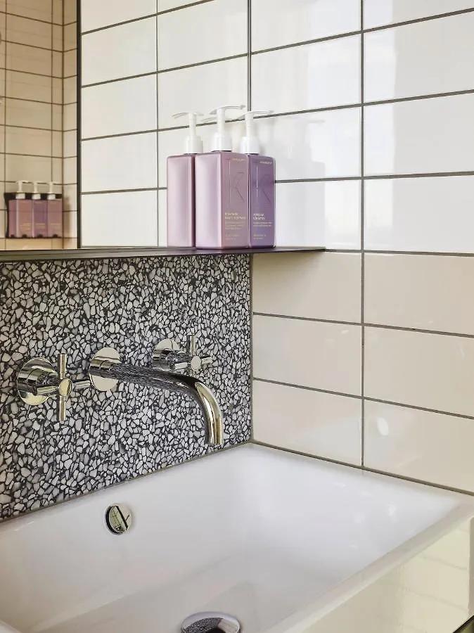 Hotel Tribe London Canary Wharf