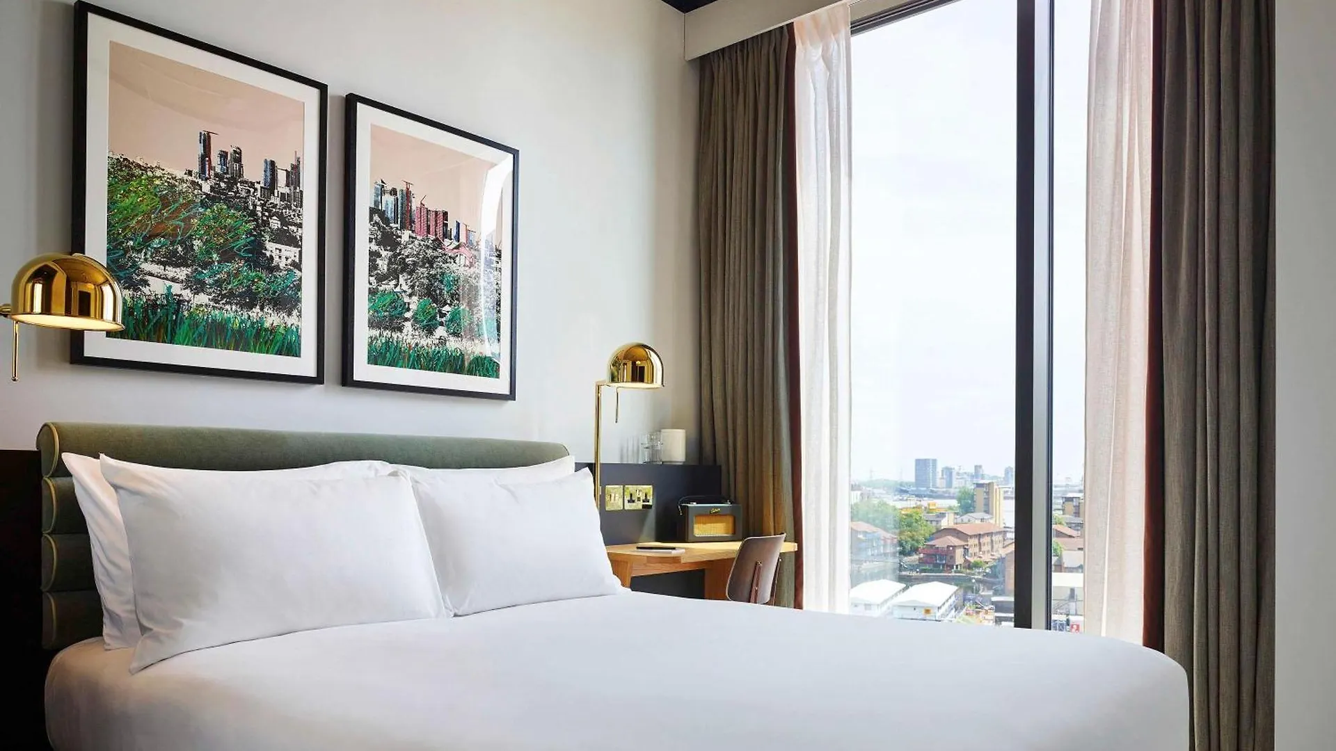 Tribe London Canary Wharf Hotel