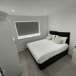 Apartment Dagenham, London